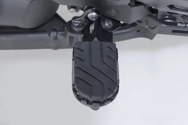 BMW R 1300 GS Adventure [2024-2026] - EVO footrest set black – picture 6