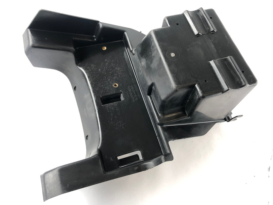 Kawasaki VN 800 Classic [2005] - Rear underbody storage compartment