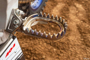 Yamaha Tenere 700 World Raid [SCAR] - self-cleaning titanium footrests