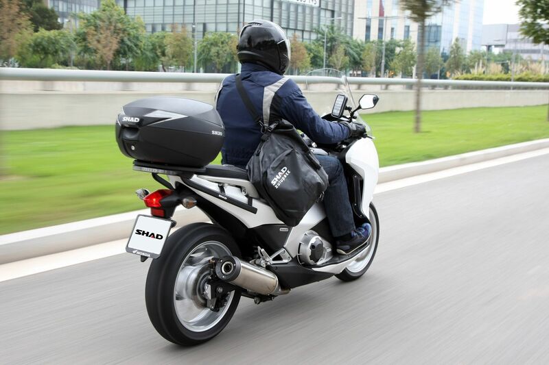 Kawasaki J 125 [SHAD] - SH39 top case black 3kg 39L
