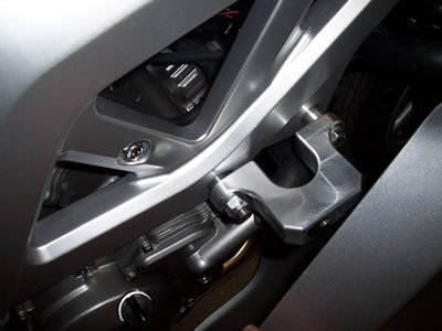 Suzuki SV 650 S ABS [2007-2012] - Aero Crash Protectors (swingarm bearing) Black Suzuki SV650 Full Faired