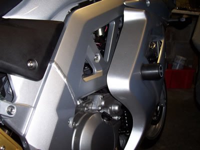 Suzuki SV 650 S ABS [2007-2012] - Aero Crash Protectors (swingarm bearing) Black Suzuki SV650 Full Faired