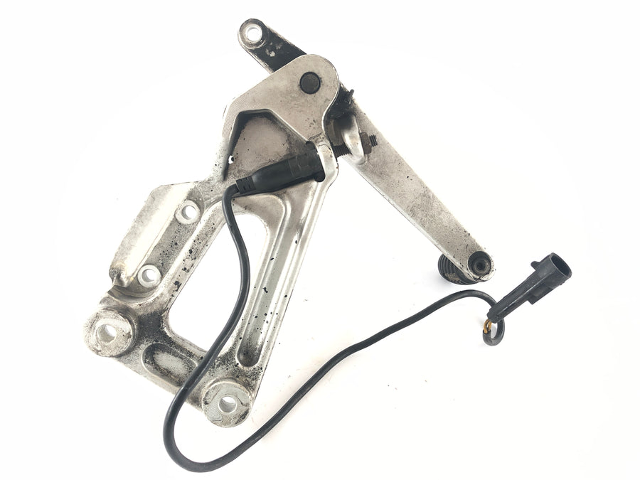 Ducati 900 SS [1992] - Right footrest with brake lever driver's footrest