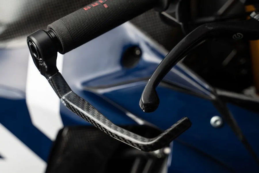 aprilia tuono 1000 [GILLES TOOLING] – Carbon brake lever protector