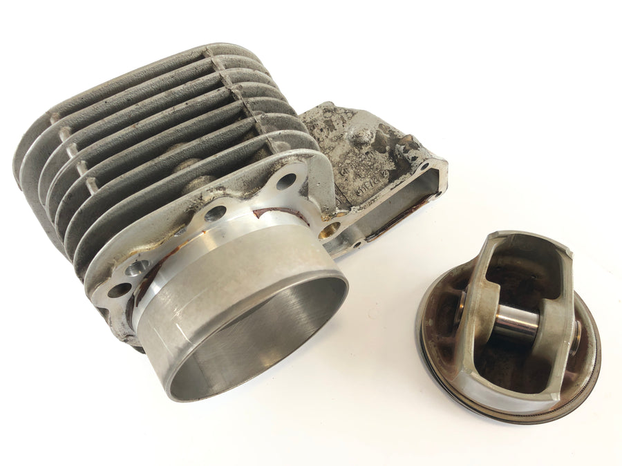 BMW R 1150 GS [2000] - cylinder with pistons on the left