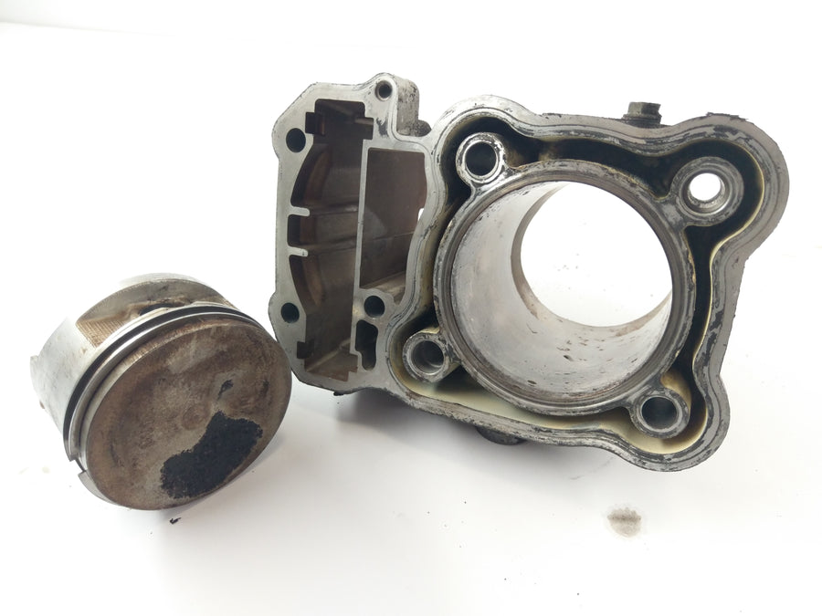 Honda XRV 750 Africa Twin RD04 [1991] - Cylinder with piston