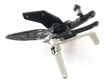 Yamaha YZF R1 RN12 [2005] - Right footrest with holder and brake pedal - 0