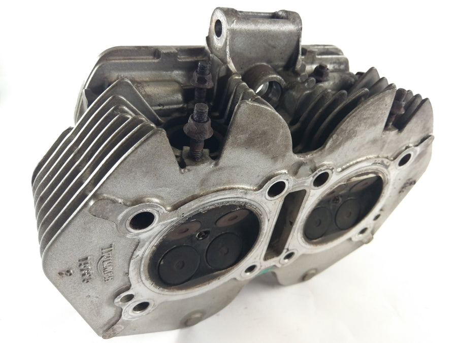 Triumph Bonneville 800 T100 [2004] - Cylinder head