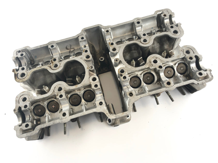 Honda CB 900 F SC01 [1981] - Cylinder head