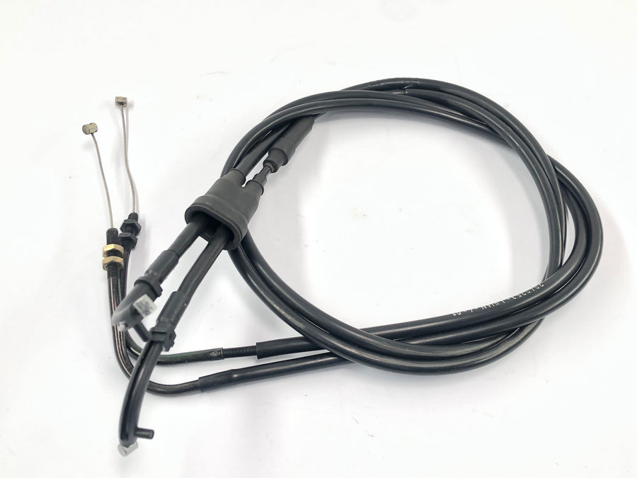 Triumph Daytona 955i T595N - throttle cable