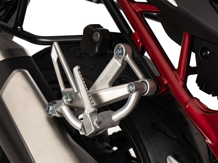 Honda CB 750 Hornet E-Clutch [2023-2026] - Soziusfußrasten Verlegung silber