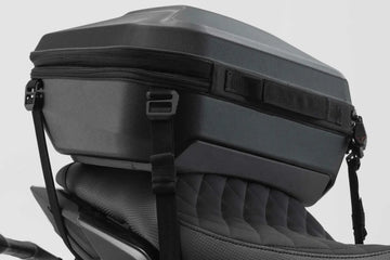 aprilia tuono 1100 [SW-MOTECH] – Urban ABS top case tension strap variant with base insert