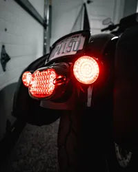 Harley Davidson Flhtc [CUSTOM DYNAMICS] – Flache LED-Rückleuchte