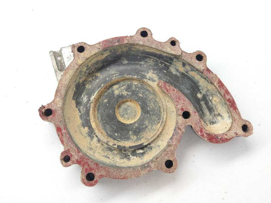 Suzuki GT 750 [1973] - Water pump cover engine cover