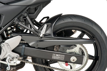 TRIUMPH BONNEVILLE T 120 BLACK [2025] - Rear wheel cover | Carbon look | PUIG 5019C