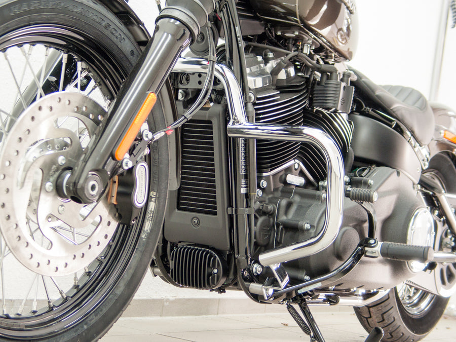 Harley Davidson Softail (Milwaukee -Eight 107/114) [2018] - protective bar, made of 32 mm pipe, flat shape