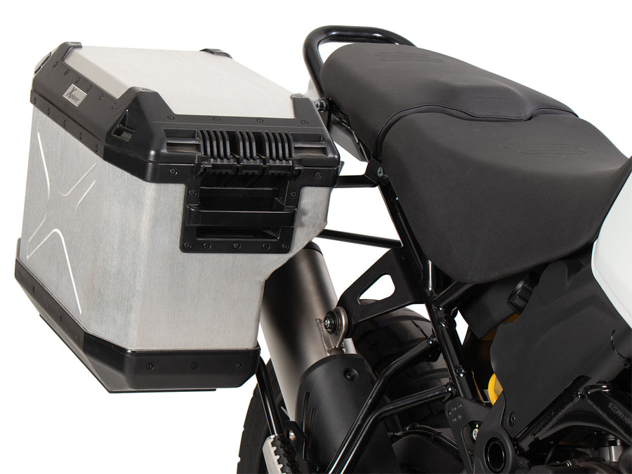 Ducati DesertX [2022-2026] - Kofferträgerset Cutout schwarz inkl. Xplorer Cutout silber Kofferset