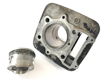 Suzuki DR 250 SJ41A [1982] - Cylinder with piston