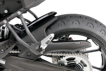 TRIUMPH BONNEVILLE T 120 BLACK [2025] - Rear wheel cover | Matt black | PUIG 7048J