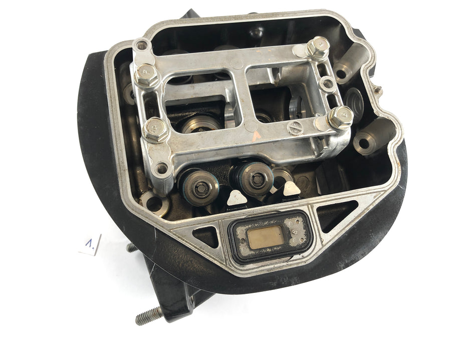 Kawasaki VN 900 Classic [2010] - Cylinder head
