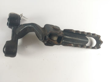 Suzuki DR 650 SP42B - footrest right complete