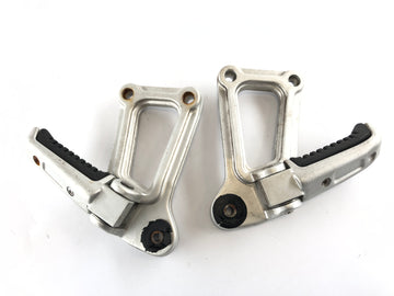 Ducati 900 SS [1993] - Passenger footrests left and right