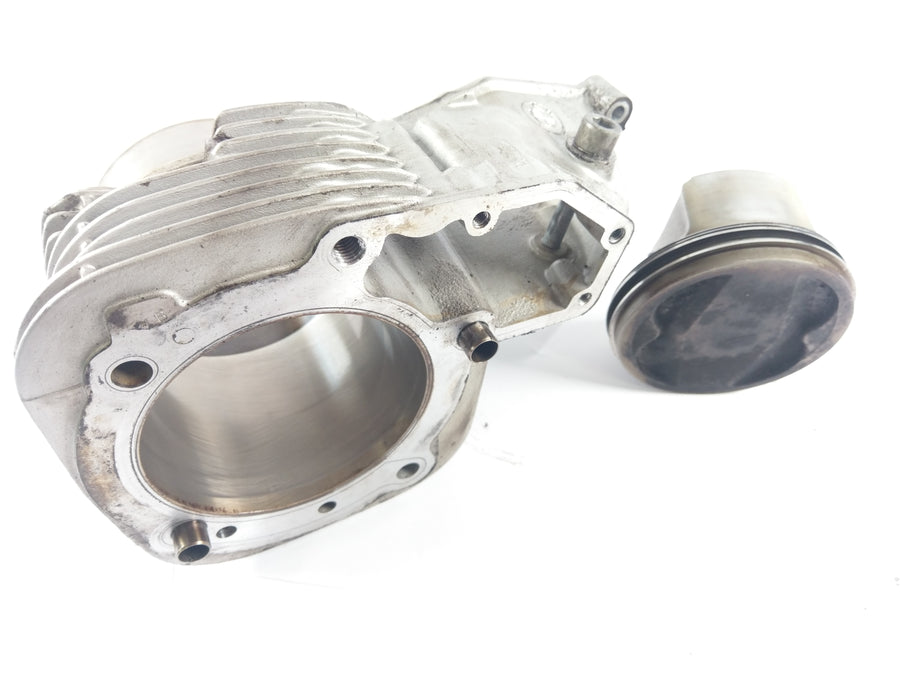 BMW R 1150 GS - cylinder with piston