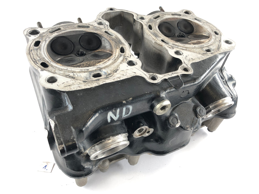 Honda VFR 750 F RC24 [1988] - Cylinder head