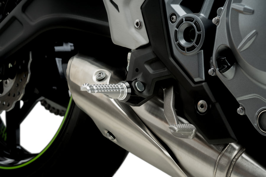 KTM RC 390 [2025] – R-Fighter footrests – titanium