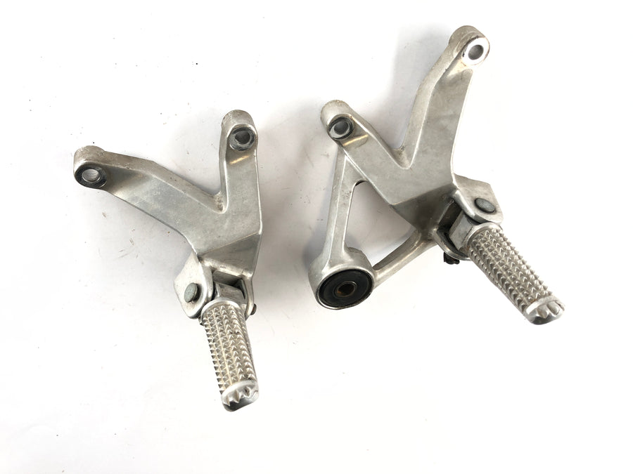 Yamaha YZF 750 R 4HN [1995] - Passenger footrests left and right