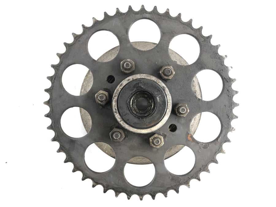 Suzuki DR 750 S SR41B [1988] - Sprocket carrier with sprocket