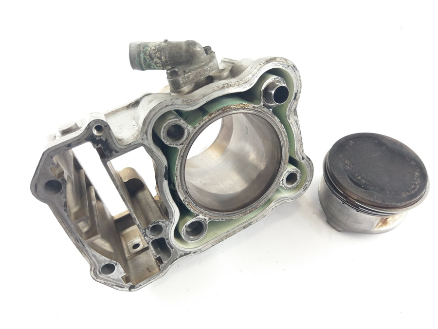 Honda XRV Africa Twin 750 RD07 [1997] - Cylinder with piston