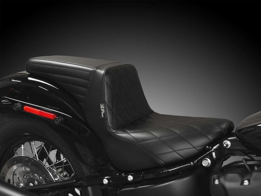 Harley Davidson FLSL [2018-2021]-Kickflip seat diamond spice black vinyl