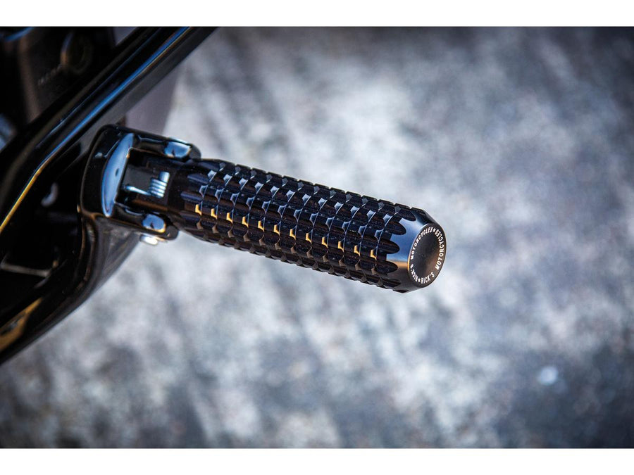 Harley Davidson Softail [2018-2025]-AK4.7 Footrests for Softail 18-up driver