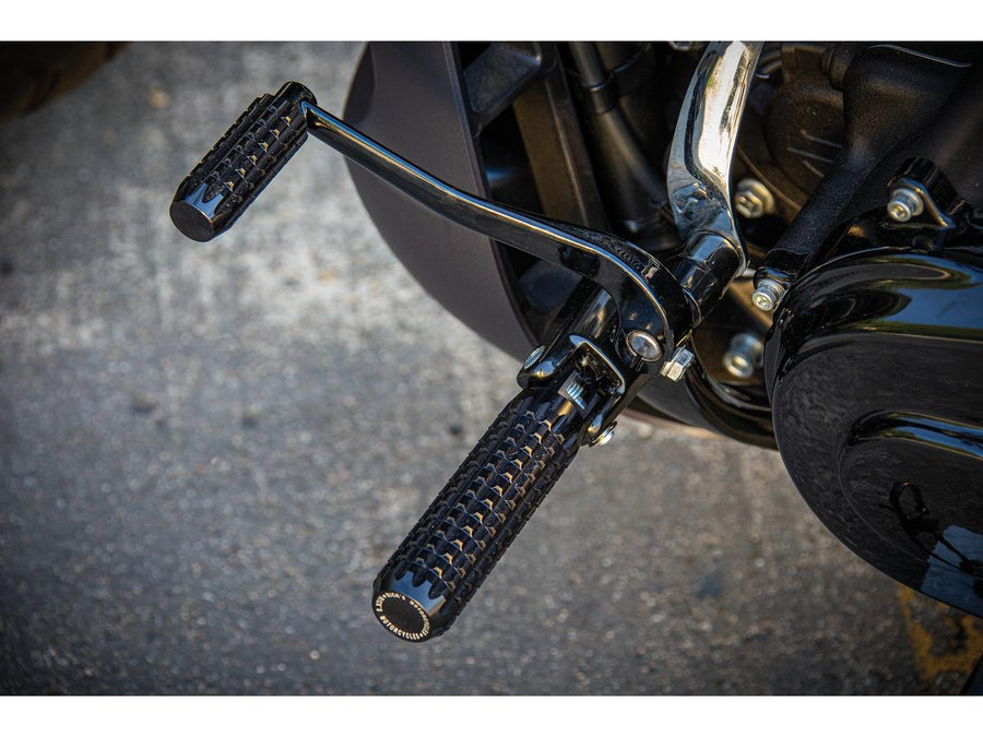 Harley Davidson Softail [2018-2025]-AK4.7 Footrests for Softail 18-up driver