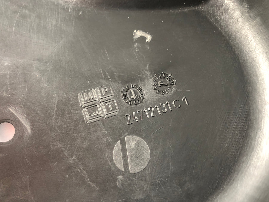Ducati Multistrada 1000 DS [2004] - Fuel pump cover