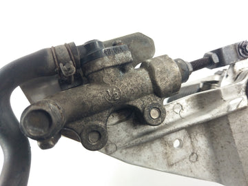 Suzuki GSXR 1100 GV73A [1992] - Footrest with bracket right and brake pump - 0