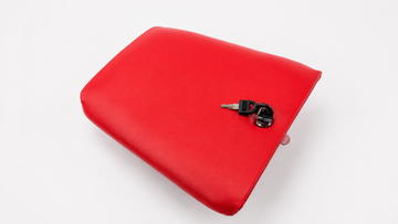 Cagiva Mito 125 1 / 2 8P [1990-1994] Red passenger seat with lock and key