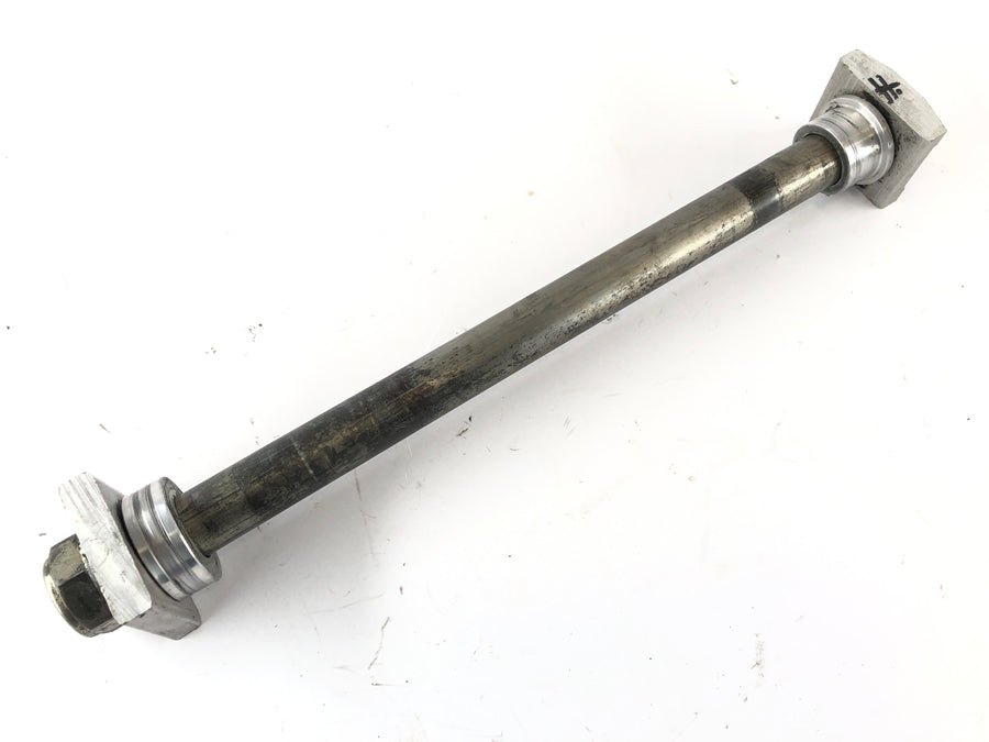Triumph Sprint 955i RS T695 [2001] - Rear axle quick release axle