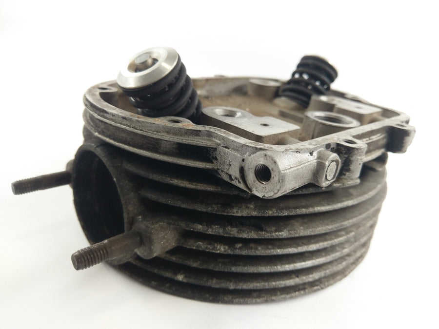Moto Guzzi V7 Special [1970] - Cylinder head