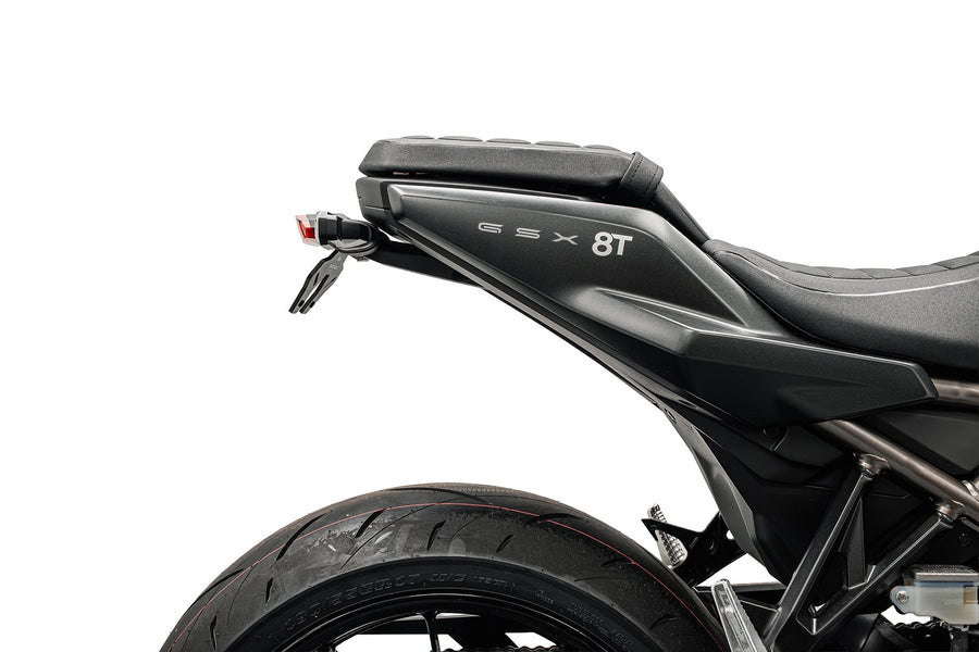 Suzuki GSX-8T [2025+] - Kennzeichenhalter mit rotem LED-Rücklicht