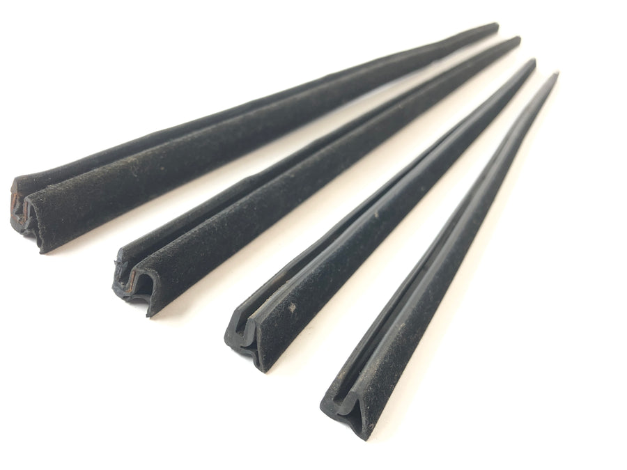 BMW M 535i E28 [1986] - Window channel moldings inside front and rear set