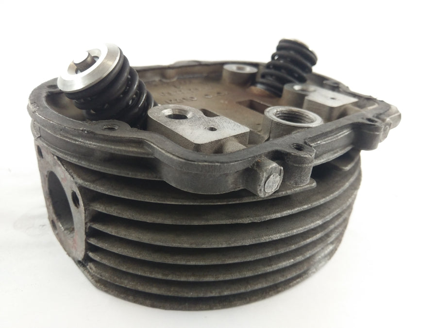 Moto Guzzi V7 Special [1970] - Cylinder head