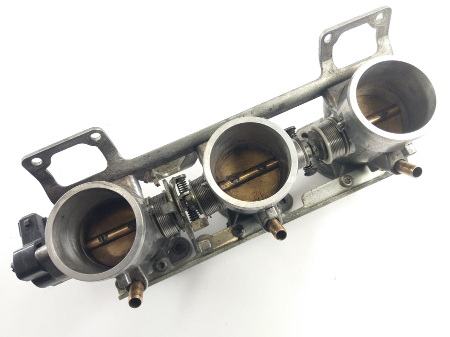 Triumph Speed ​​Triple T509 885i [1998] - Throttle body