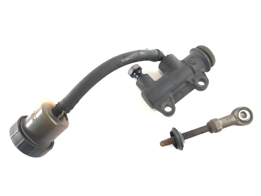 Ducati 900 SS [1993] - Rear brake pump rubber defective ???