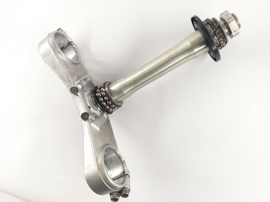 Kawasaki ZX-12R ZXT20A [2004] - lower triple clamp