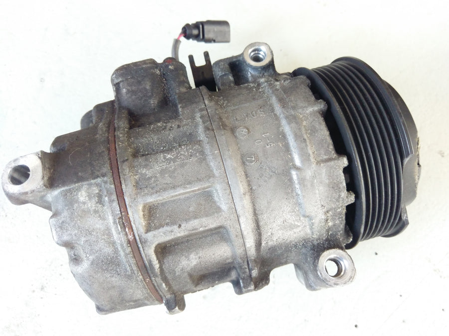Porsche Panamera Turbo [2010] - Air conditioning compressor