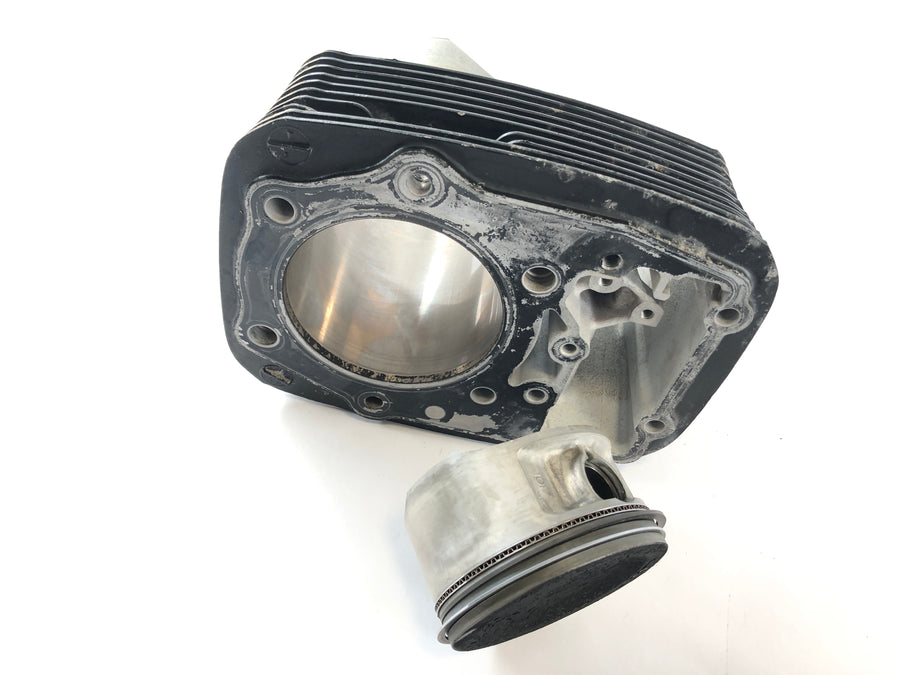 Suzuki Intruder VL 1500 AL [2000] - Cylinder and piston set cylinder front and rear