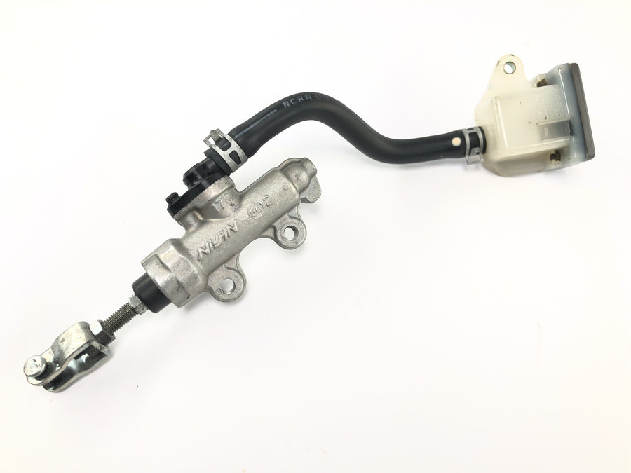 Suzuki GSF 1200 S Bandit WV9A [2006] - Bremspumpe hinten Hauptbremszylinder