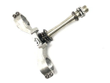 Yamaha YZF R1 RN09 [2002] - Fork bridge lower head tube